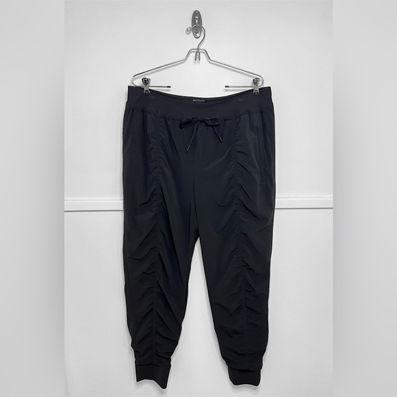 Athleta Attitude Lined Pant in Black